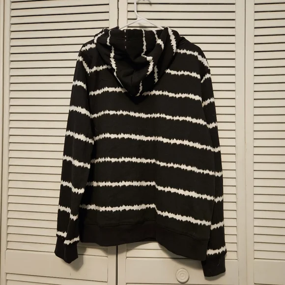 Stranger Things Hoodie NWT - Picture 2 of 8